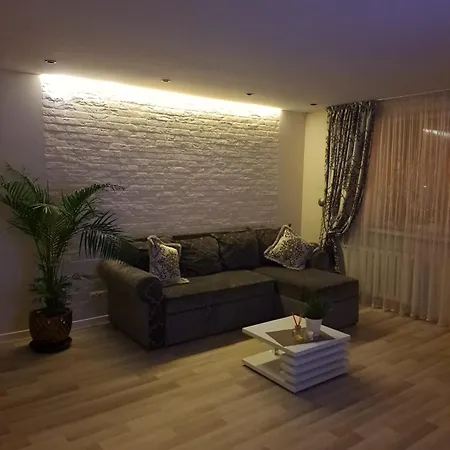 Mild Old Town Apartment *